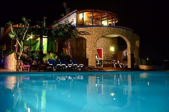 Ania Villa